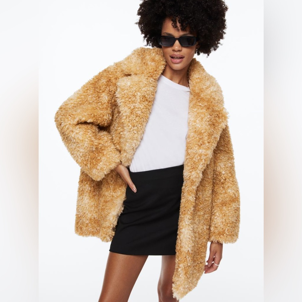 H&M FLUFFY JACKET SIZE MEDIUM